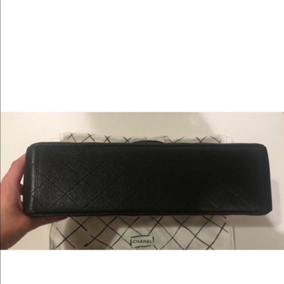 Chanel Classic Flap Maxi - Picture 2 of 8